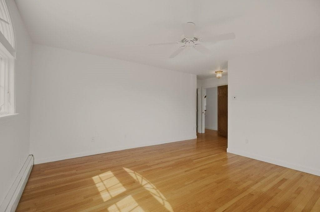Single Family Residence at 139 Lambie Circle, Portsmouth, photo 12 of 50