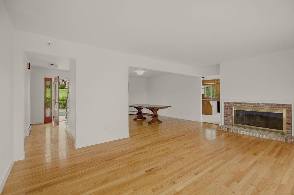 Single Family Residence at 139 Lambie Circle, Portsmouth, photo 7 of 50