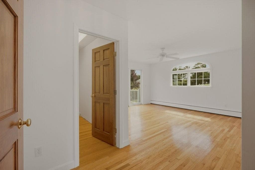 Single Family Residence at 139 Lambie Circle, Portsmouth, photo 9 of 50