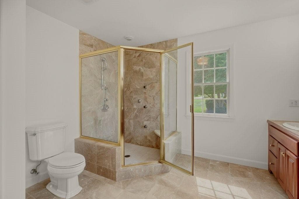 Single Family Residence at 139 Lambie Circle, Portsmouth, photo 15 of 50