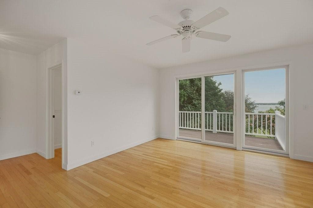 Single Family Residence at 139 Lambie Circle, Portsmouth, photo 11 of 50