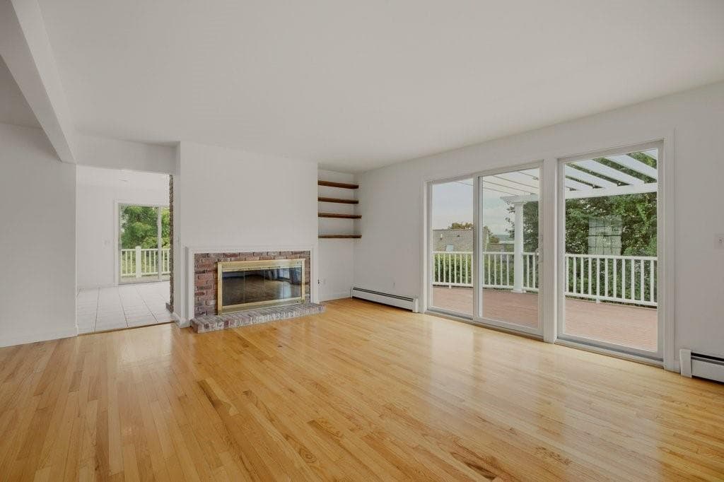 Single Family Residence at 139 Lambie Circle, Portsmouth, photo 8 of 50