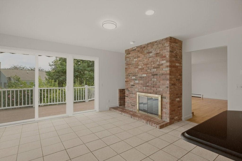Single Family Residence at 139 Lambie Circle, Portsmouth, photo 21 of 50