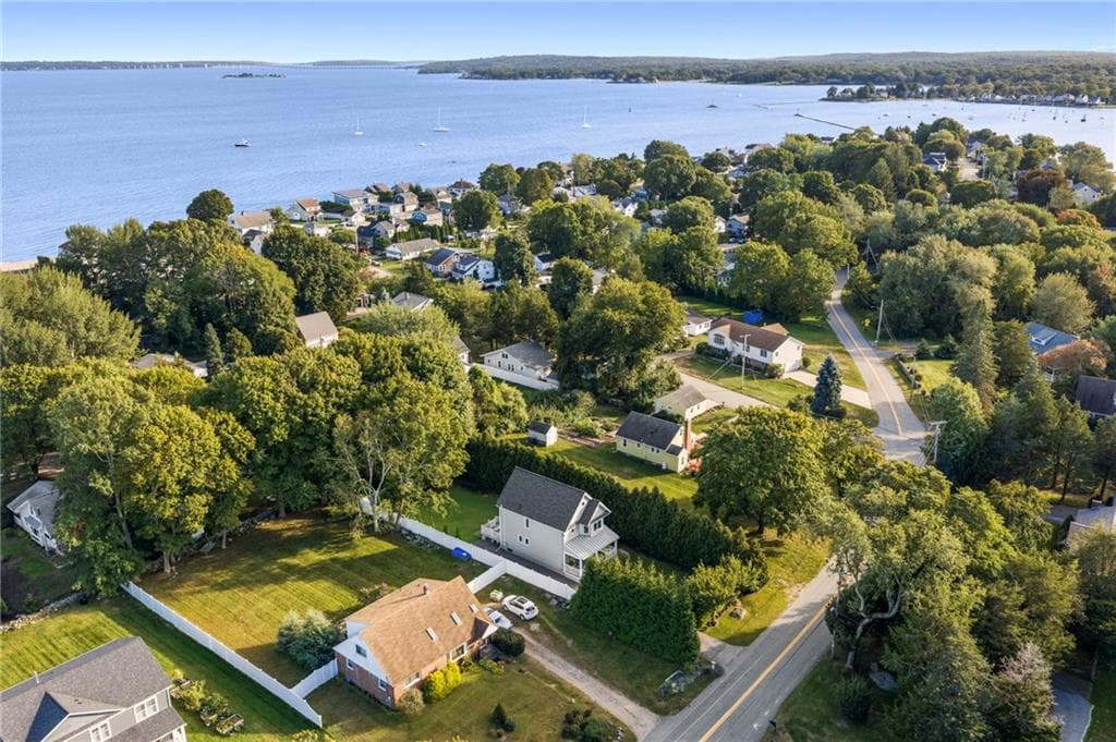 Single Family Residence at 388 Shore acres Avenue, North Kingstown, photo 4 of 31