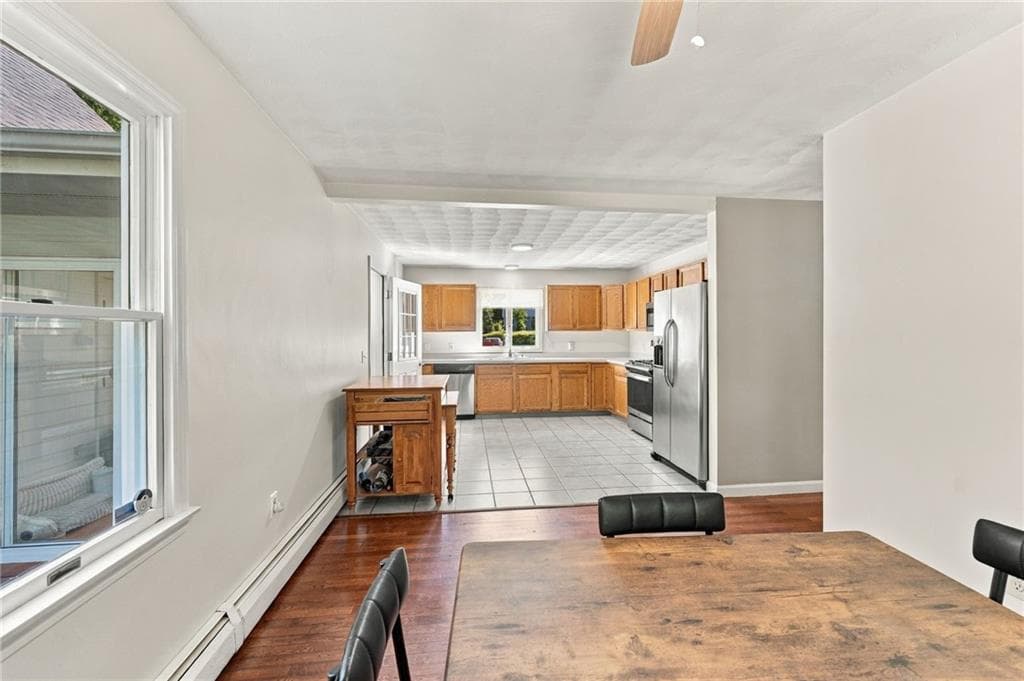 Single Family Residence at 10 Erin Drive, South Kingstown, photo 18 of 43