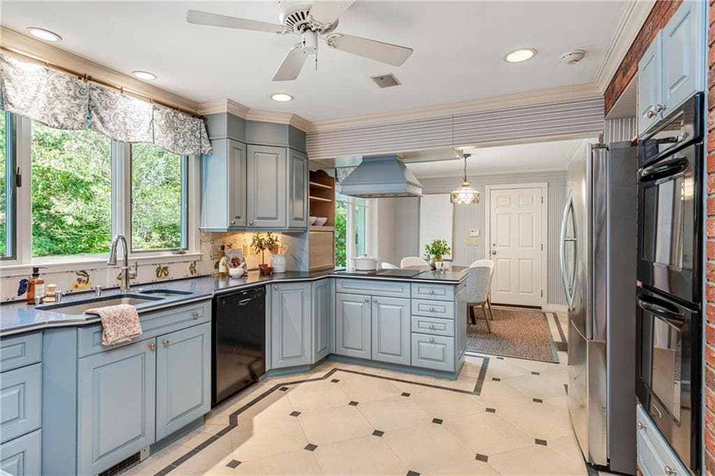 Single Family Residence at 3 Lighthouse Lane, Barrington, photo 17 of 39