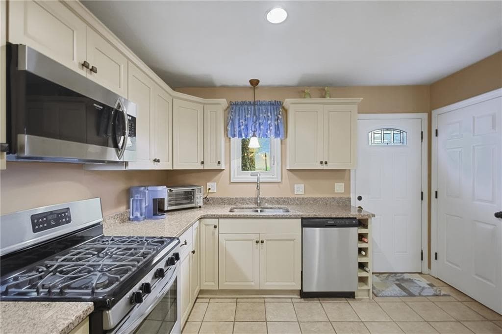 Condominium at 200 Cannon Street UNIT 107, Cranston, photo 3 of 24