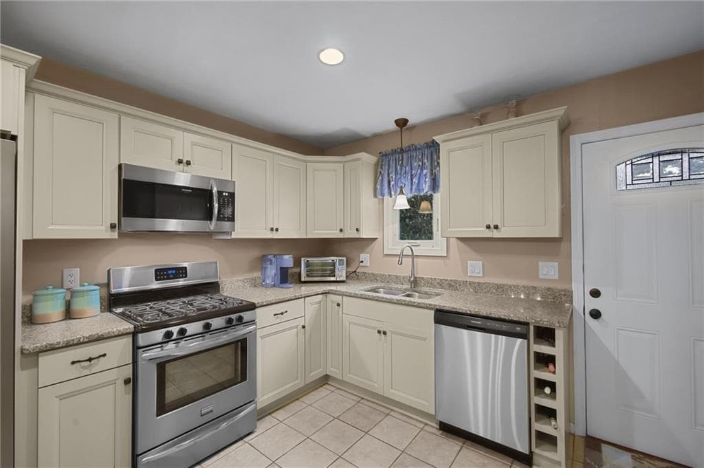 Condominium at 200 Cannon Street UNIT 107, Cranston, photo 5 of 24