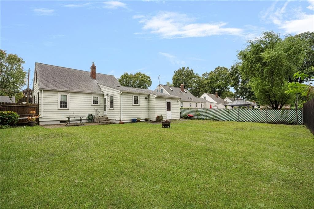 Single Family Residence at 37 Haverford Road, Warwick, photo 23 of 27