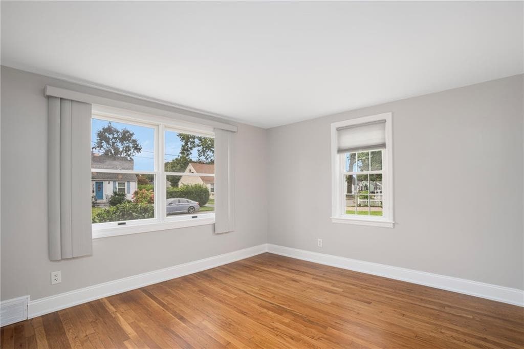 Single Family Residence at 37 Haverford Road, Warwick, photo 6 of 27