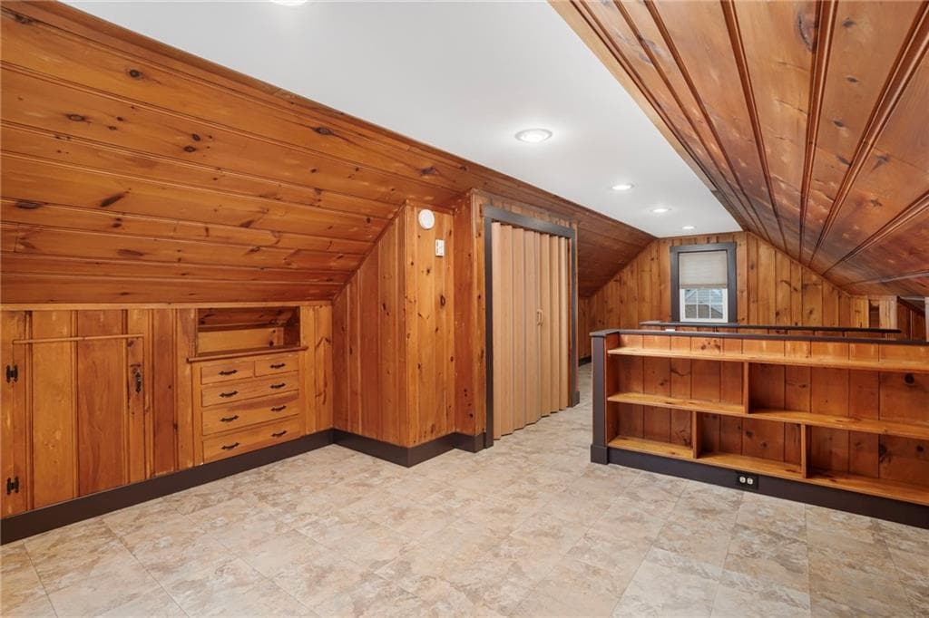 Single Family Residence at 37 Haverford Road, Warwick, photo 20 of 27