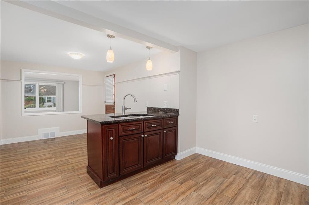 Single Family Residence at 37 Haverford Road, Warwick, photo 11 of 27