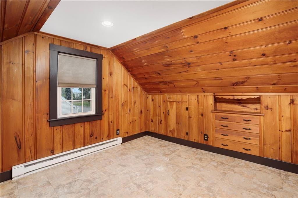 Single Family Residence at 37 Haverford Road, Warwick, photo 19 of 27