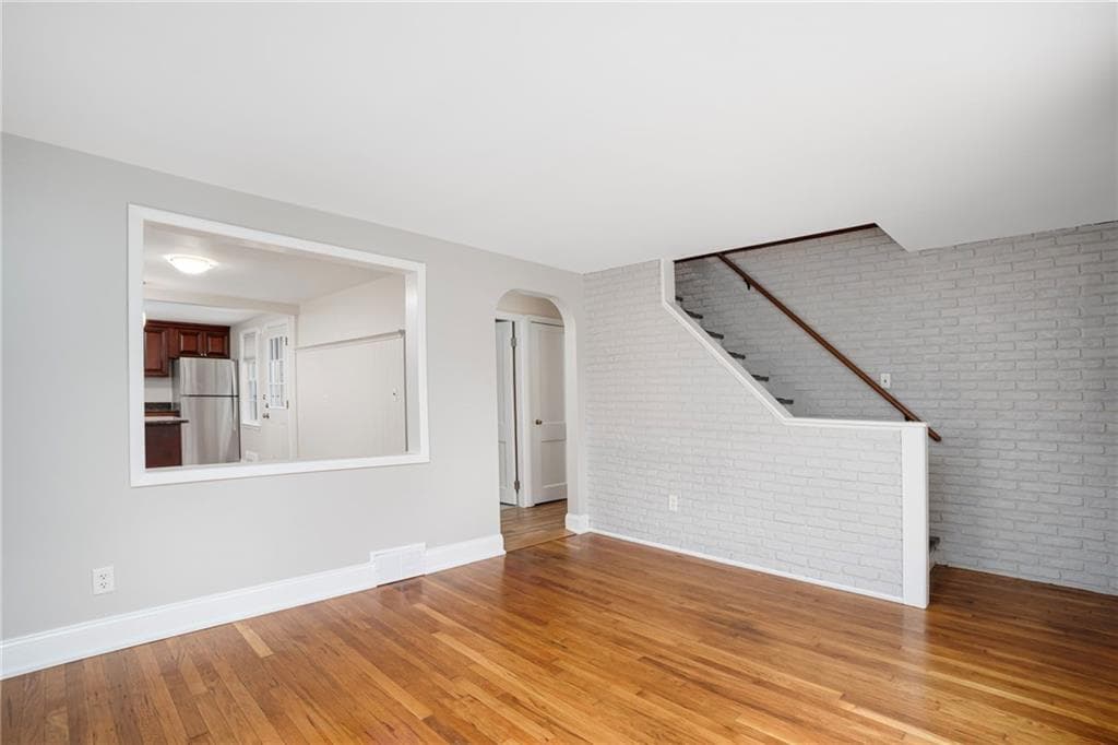Single Family Residence at 37 Haverford Road, Warwick, photo 4 of 27