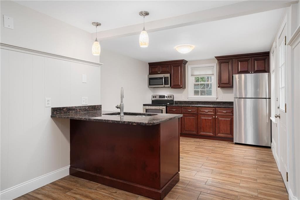 Single Family Residence at 37 Haverford Road, Warwick, photo 8 of 27