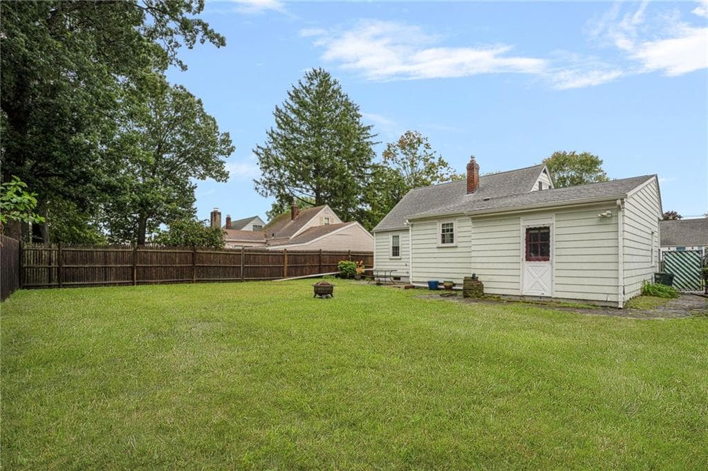 Single Family Residence at 37 Haverford Road, Warwick, photo 25 of 27