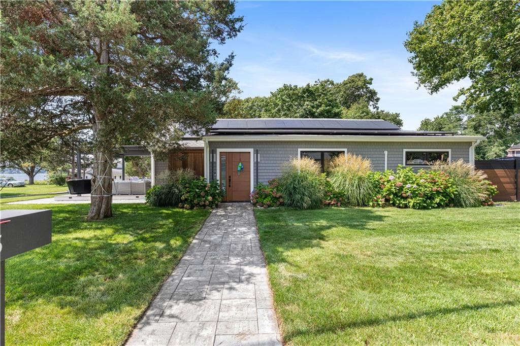 Single Family Residence at 35 Sylvia Drive, Warwick, photo 12 of 30