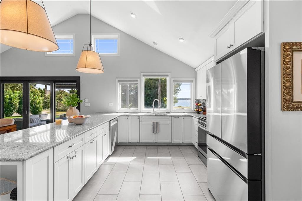 Single Family Residence at 35 Sylvia Drive, Warwick, photo 14 of 30