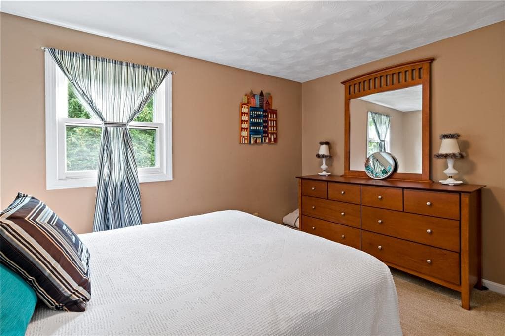 Single Family Residence at 975 Anthony Road, Portsmouth, photo 24 of 38