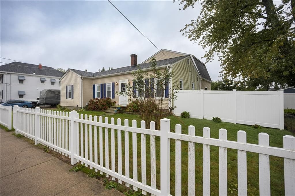 Single Family Residence at 359 Carter Avenue, Pawtucket, photo 2 of 29