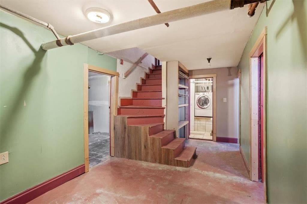 Single Family Residence at 246 Lenox Avenue, Providence, photo 42 of 49