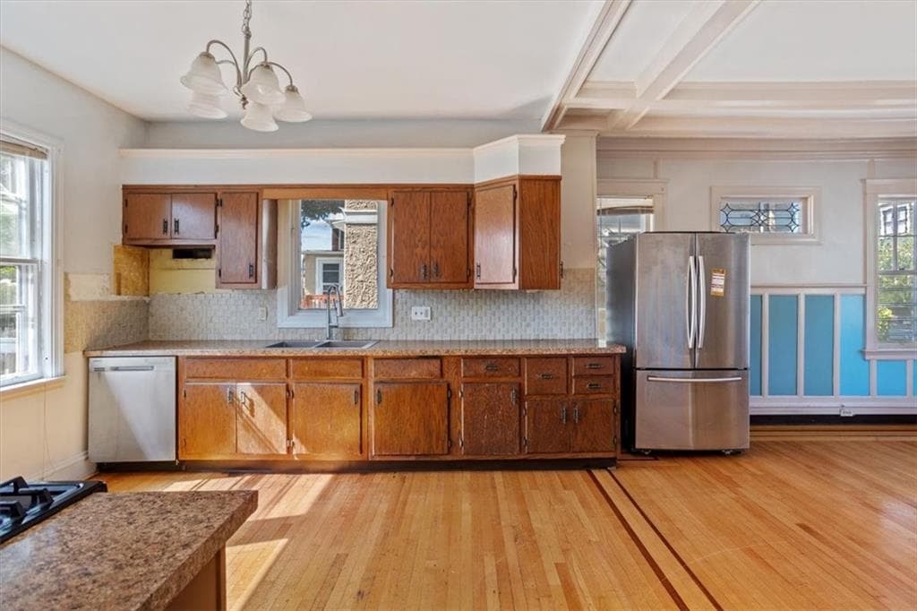 Single Family Residence at 246 Lenox Avenue, Providence, photo 12 of 49