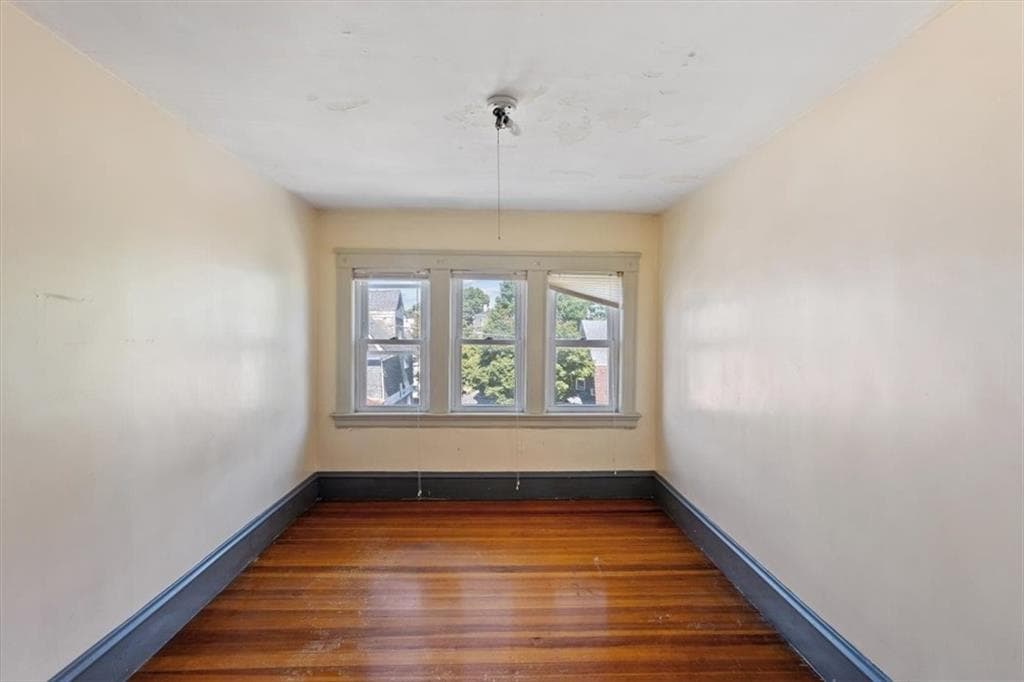 Single Family Residence at 246 Lenox Avenue, Providence, photo 34 of 49