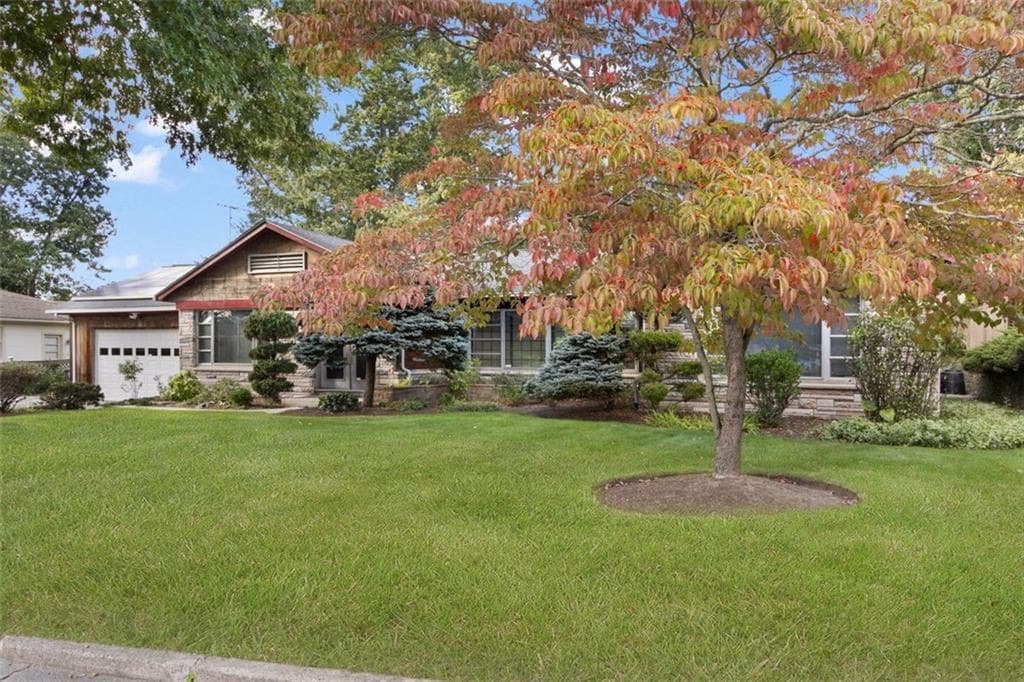 Single Family Residence at 6 Cold Brook Court, Cranston, photo 3 of 50