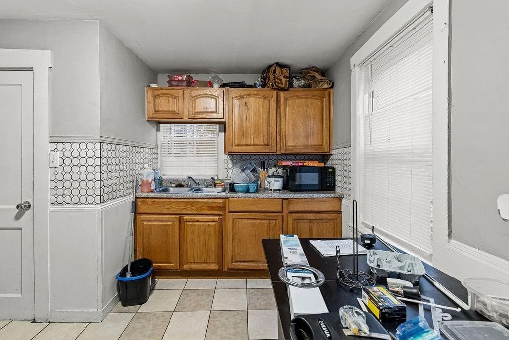 Commercial at 517 511 High Street, Central Falls, photo 21 of 40