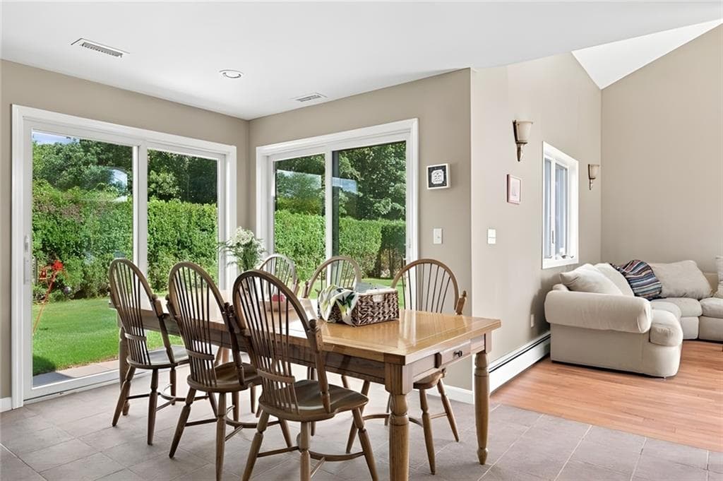 Single Family Residence at 8 Lake View Court, Johnston, photo 12 of 23