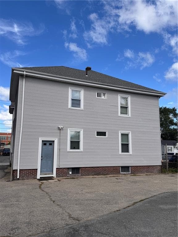 Multi Family at 189 Vine Street, Pawtucket, photo 4 of 5
