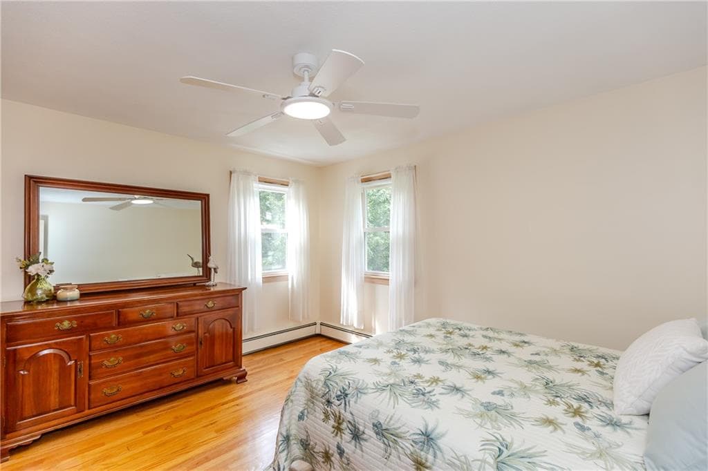 Single Family Residence at 159 Hanover Street, Warwick, photo 17 of 34