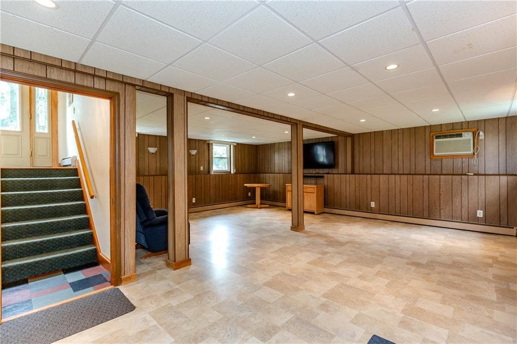 Single Family Residence at 159 Hanover Street, Warwick, photo 20 of 34