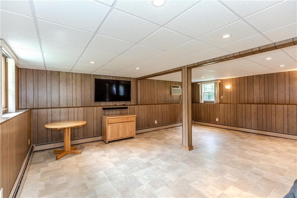 Single Family Residence at 159 Hanover Street, Warwick, photo 21 of 34