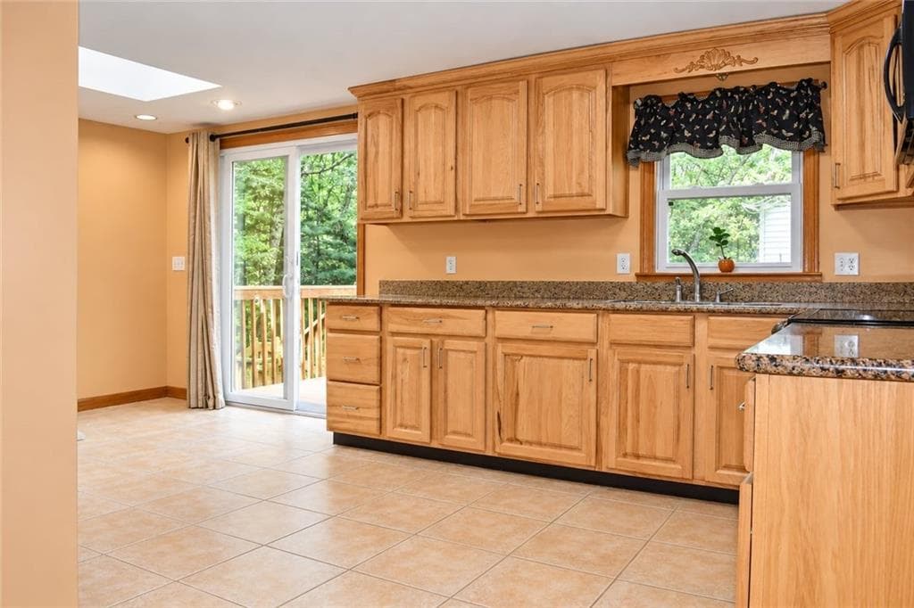 Single Family Residence at Coventry, photo 9 of 36