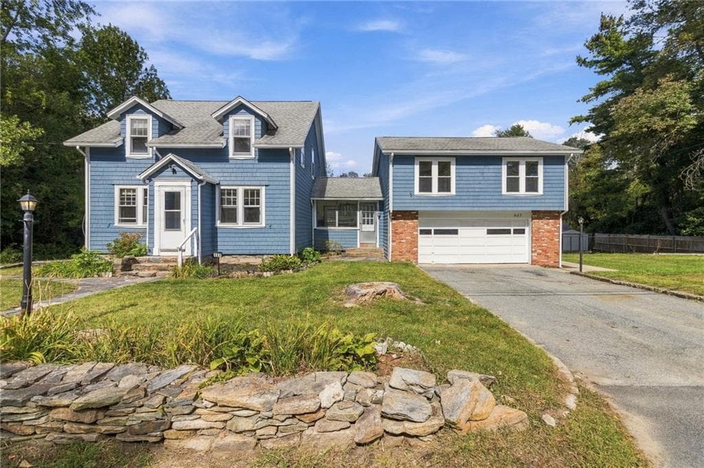 657 659 Danielson Pike