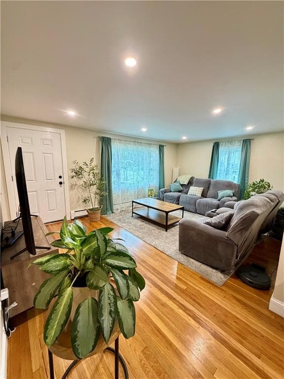 Single Family Residence at 31 Regina Drive, Johnston, photo 6 of 26