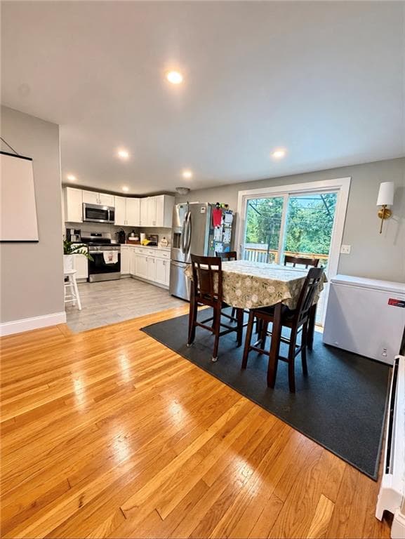 Single Family Residence at 31 Regina Drive, Johnston, photo 7 of 26