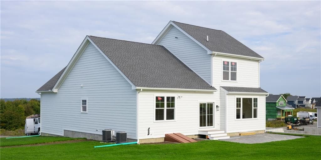 Single Family Residence at 153 Revolution Way, Middletown, photo 16 of 38