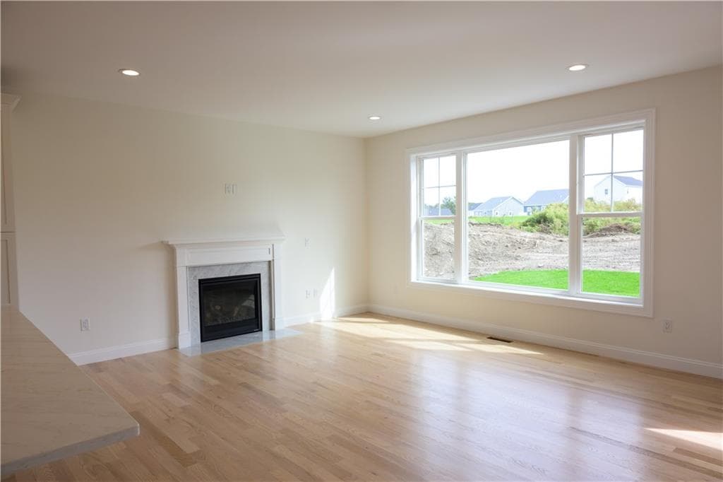 Single Family Residence at 153 Revolution Way, Middletown, photo 20 of 38