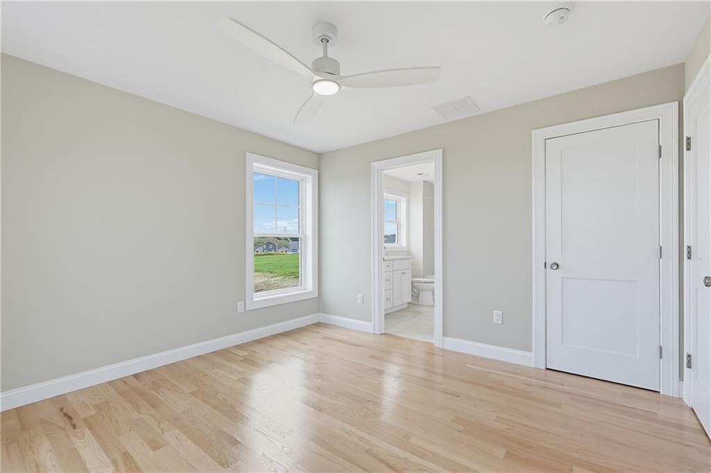 Single Family Residence at 153 Revolution Way, Middletown, photo 34 of 38
