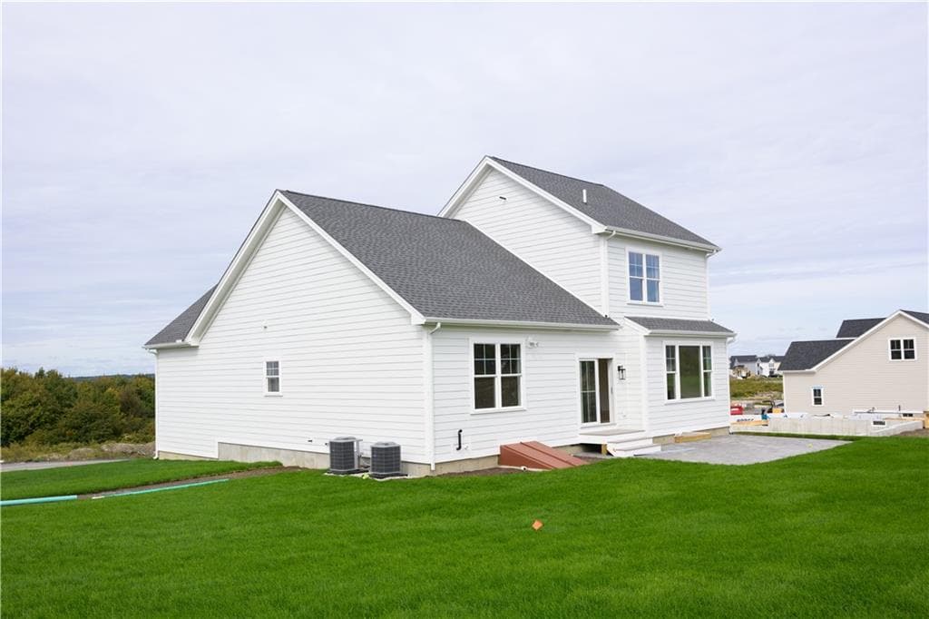 Single Family Residence at 153 Revolution Way, Middletown, photo 18 of 38