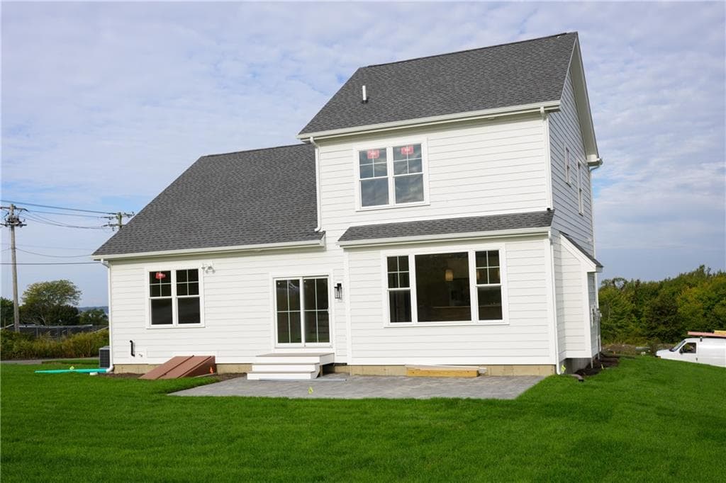 Single Family Residence at 153 Revolution Way, Middletown, photo 15 of 38