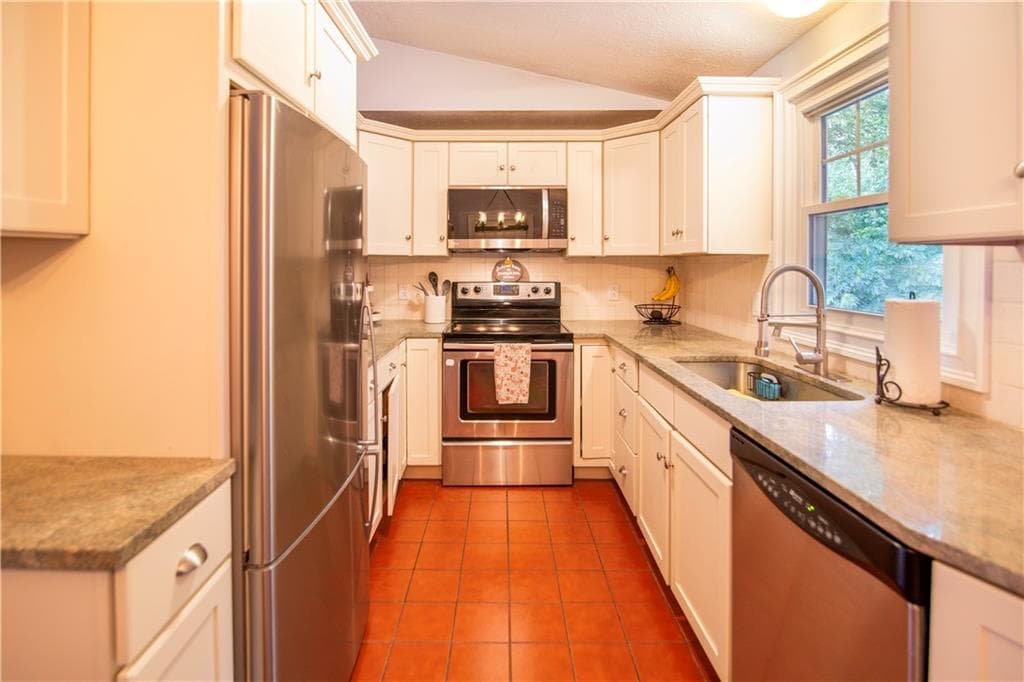 Single Family Residence at 13 Sleepy Hollow Court, Westerly, photo 3 of 24