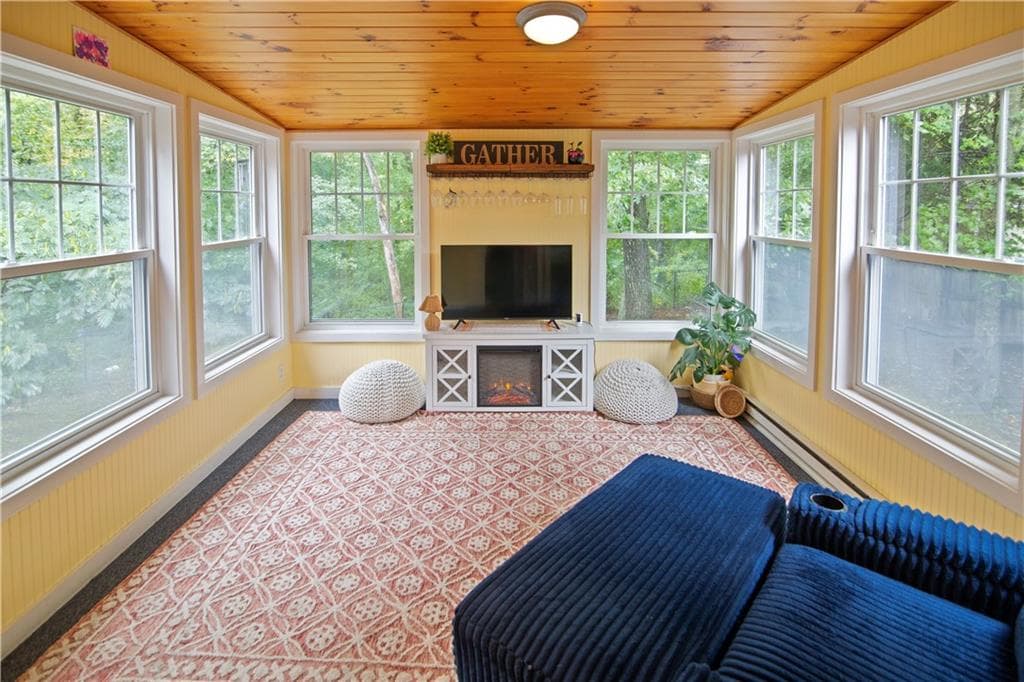 Single Family Residence at 13 Sleepy Hollow Court, Westerly, photo 8 of 24