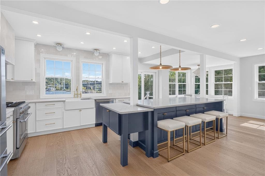 Single Family Residence at 3 Narragansett Boulevard, Portsmouth, photo 19 of 48