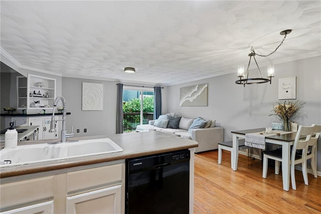 Condominium at 612 Smithfield Road UNIT D23, North Providence, photo 6 of 27