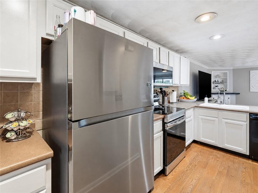 Condominium at 612 Smithfield Road UNIT D23, North Providence, photo 7 of 27