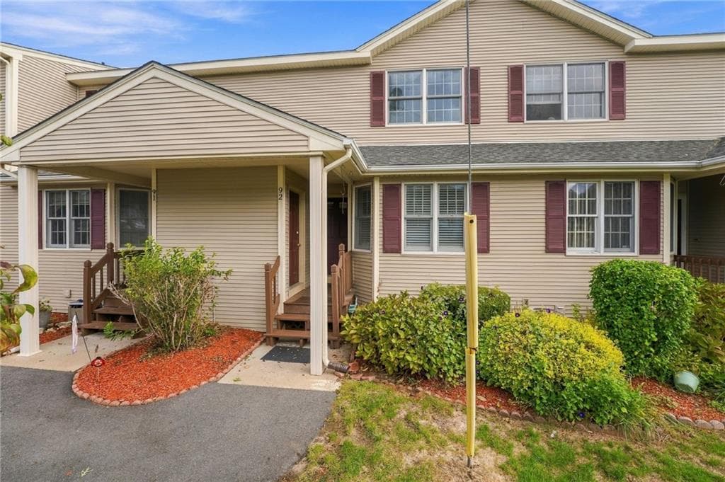 Condominium at 92 Scenic Drive, West Warwick, photo 34 of 37