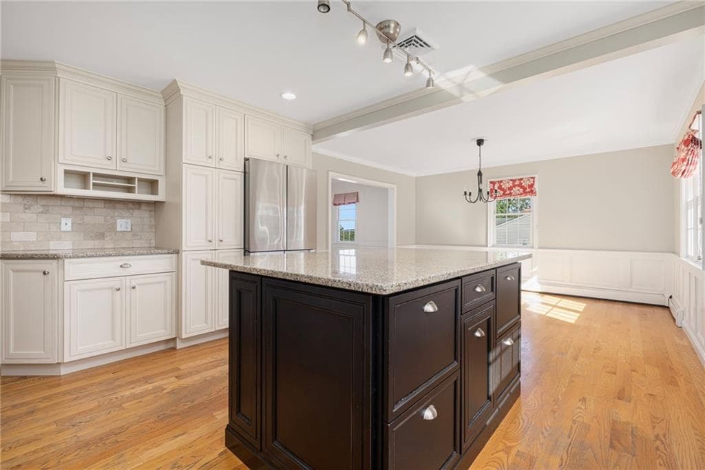 Single Family Residence at 65 Sunrise Drive, Portsmouth, photo 23 of 49